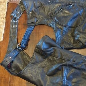 Leather motorcycle chaps
